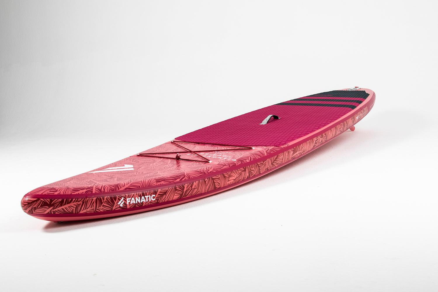 Perspektivische Ansicht des Deck und der Nose des Fanatic Diamond Air Touring iSUP Board.