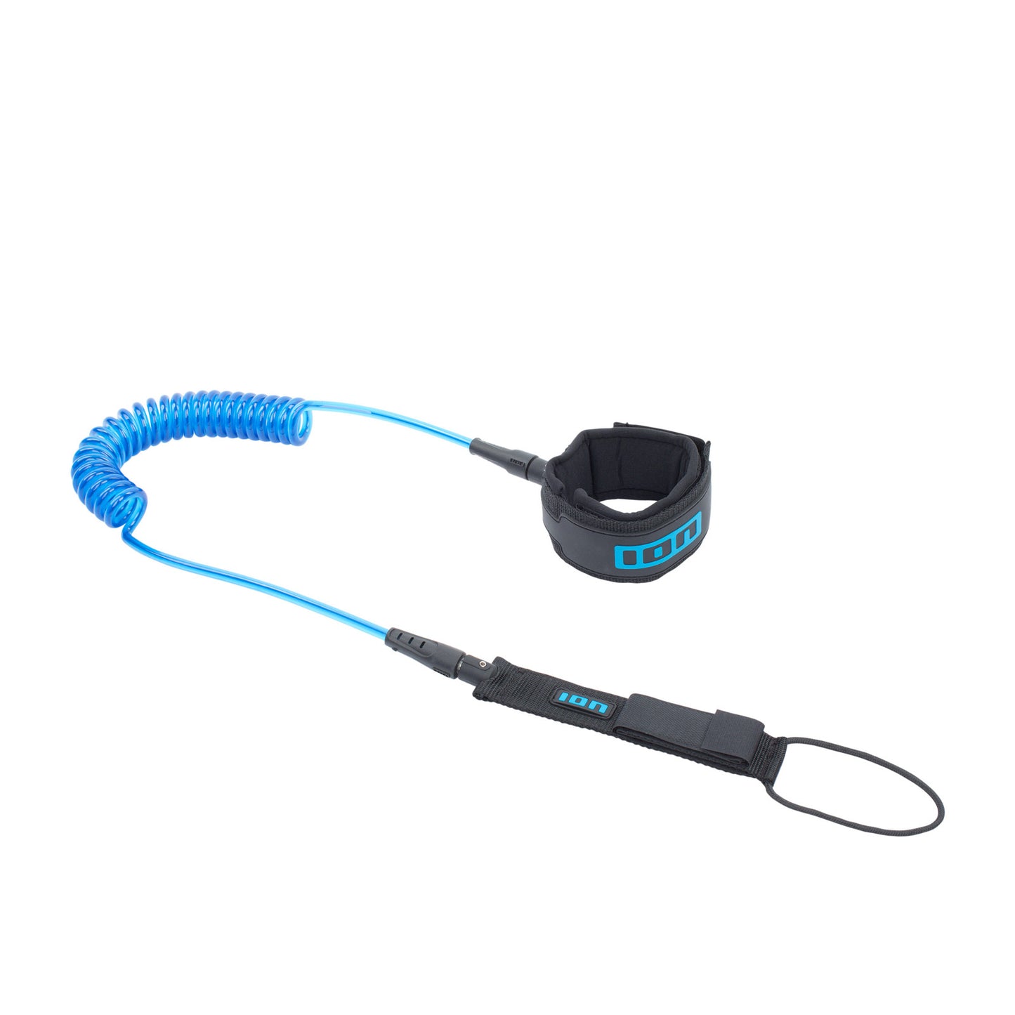 ION Core Coiled Leash für das Fußgelenk in blau für ein SUP Board vor weißem Hintergrund.